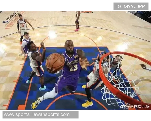 2012年尼克斯与湖人经典对决回顾球星对抗与战术博弈的精彩瞬间